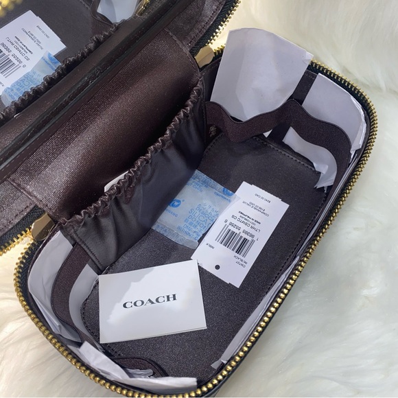 Coach 🖤 Cosmetic Case New - Picture 9 of 14